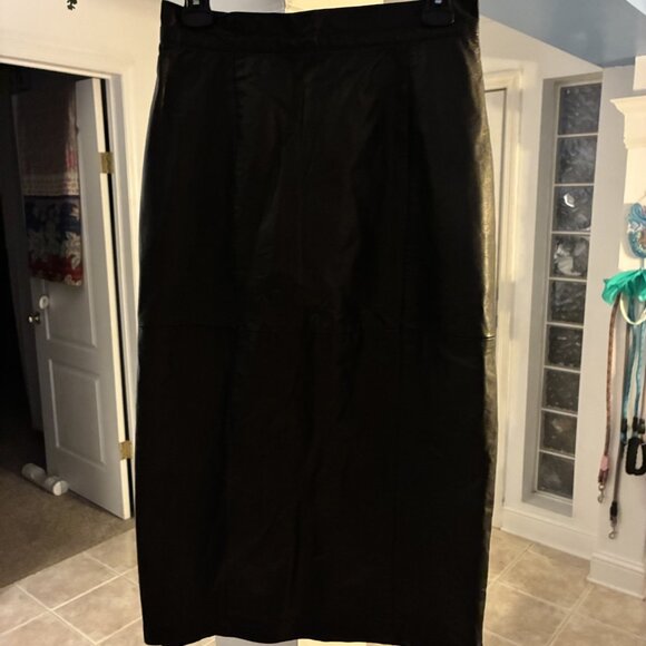 Marvin Richards Dresses & Skirts - Marvin Richards Ltd Black leather Midi skirt- size 9/10- Genuine leather.